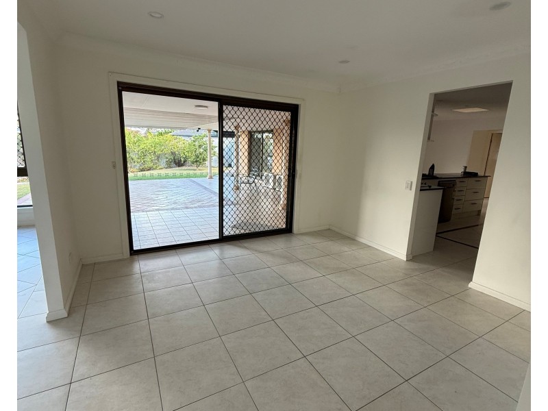 3 Braemer Court, Benowa QLD 4217