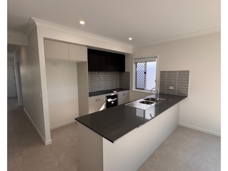 6 Midnight St, Ripley QLD 4306