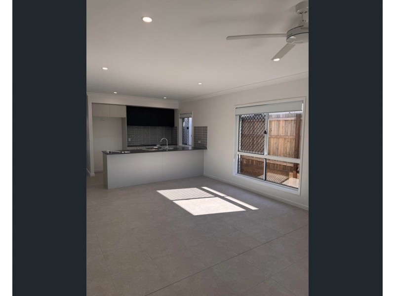 6 Midnight St, Ripley QLD 4306