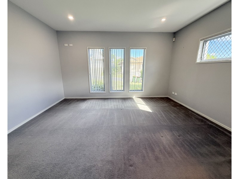 34 Larapinta Circuit, Parkinson QLD 4115