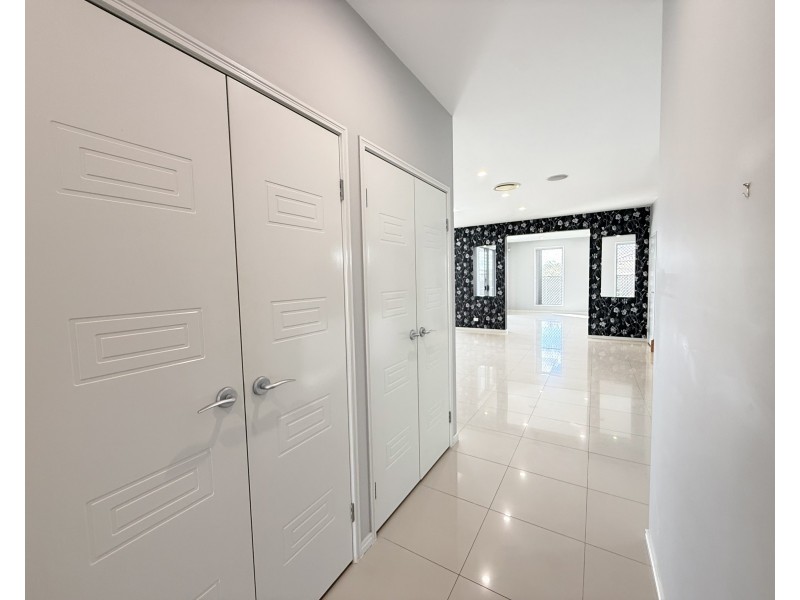 34 Larapinta Circuit, Parkinson QLD 4115