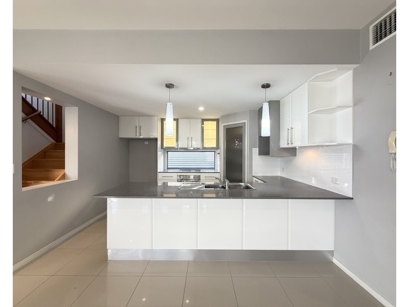 34 Larapinta Circuit, Parkinson QLD 4115