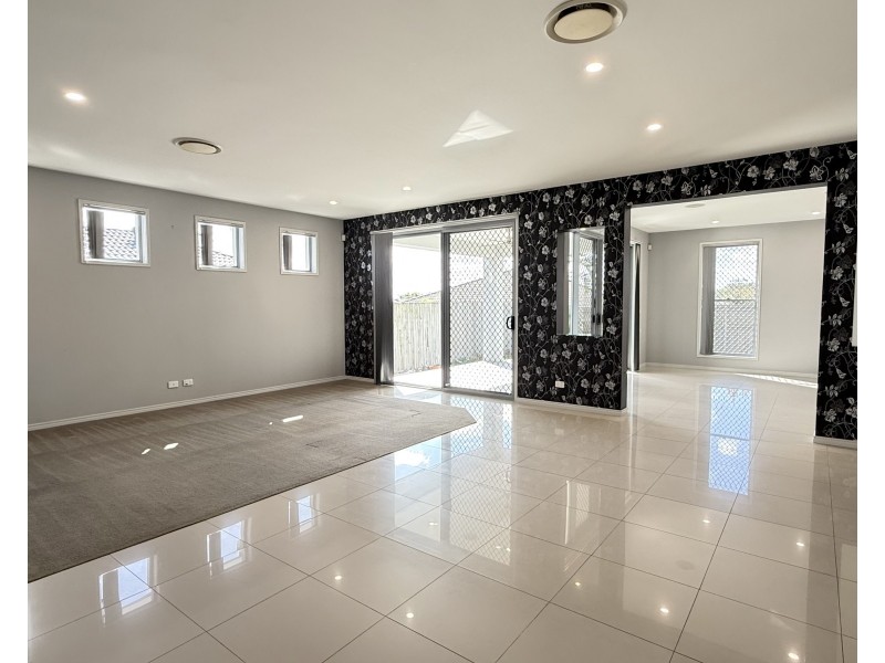 34 Larapinta Circuit, Parkinson QLD 4115