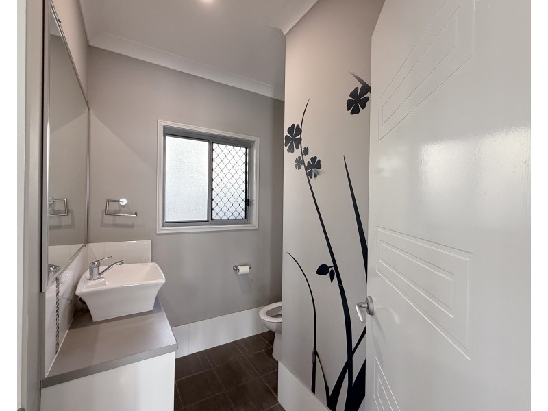 34 Larapinta Circuit, Parkinson QLD 4115