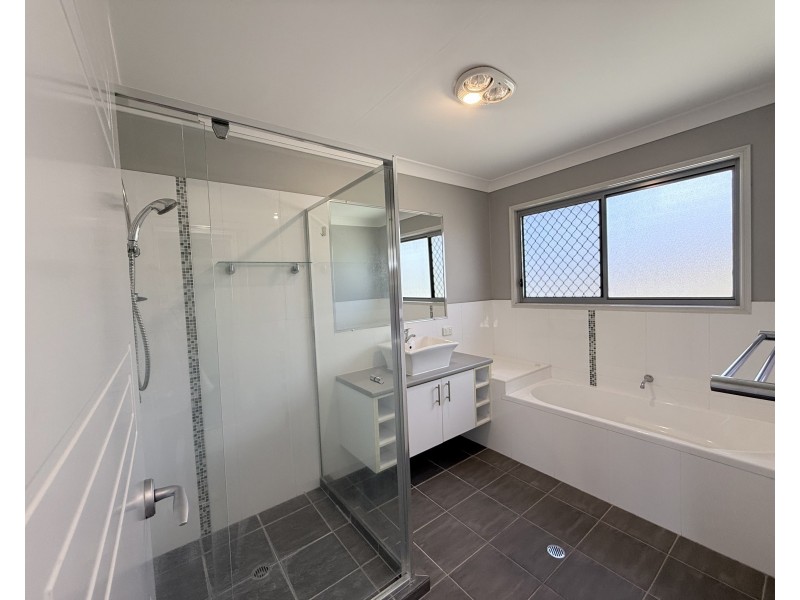 34 Larapinta Circuit, Parkinson QLD 4115