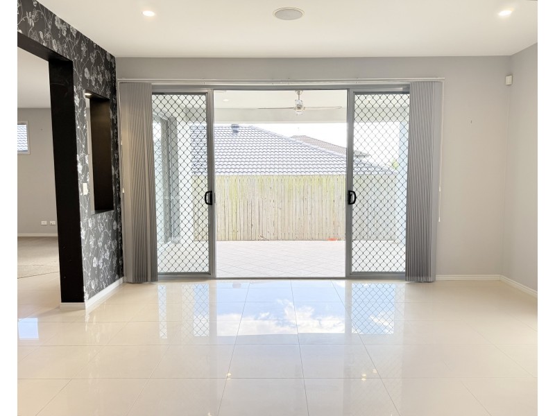 34 Larapinta Circuit, Parkinson QLD 4115