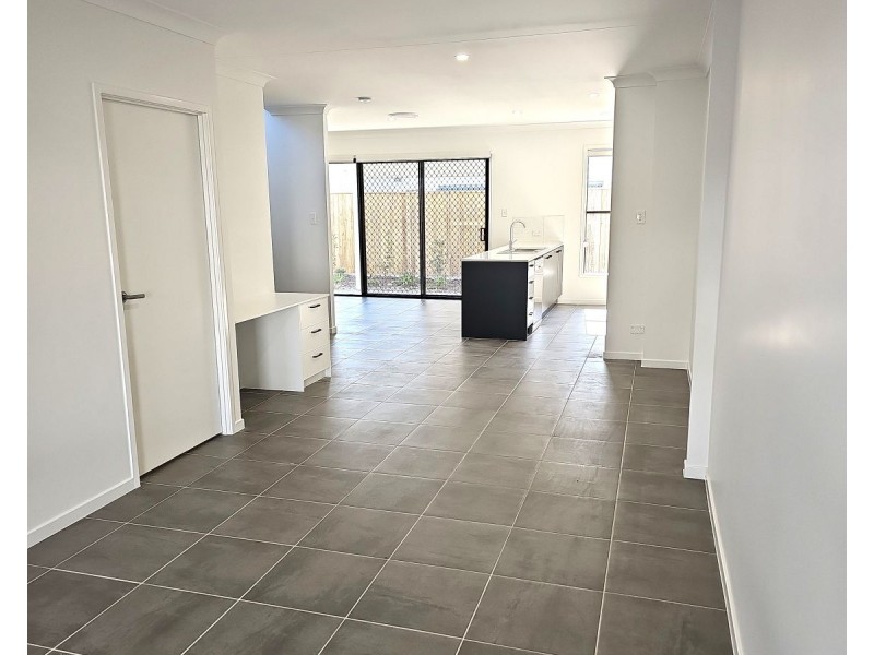 11/5 Royal Street, Kallangur QLD 4503