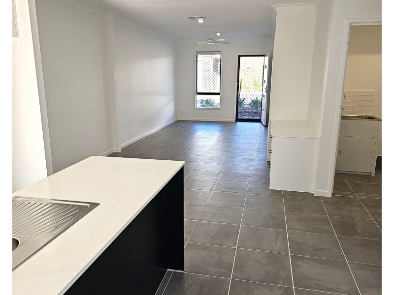 11/5 Royal Street, Kallangur QLD 4503