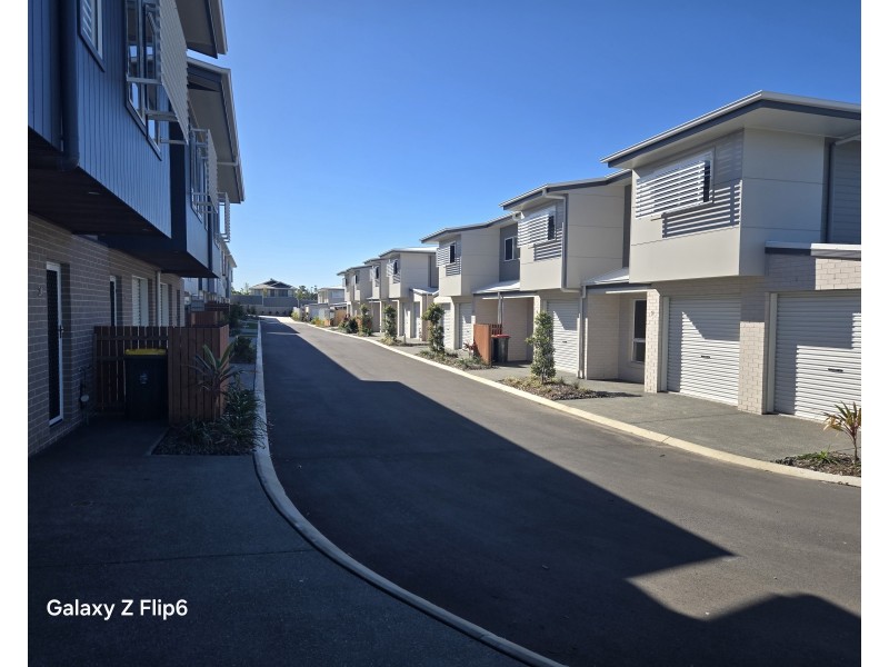 5/8 Taylor Place, Mackenzie QLD 4156