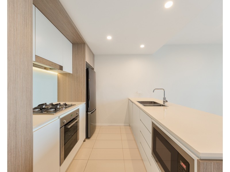 1107/123 Cavendish Road, Coorparoo QLD 4151