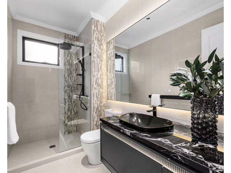 5 Royal Allbert Crescent, Paradise Point QLD 4216