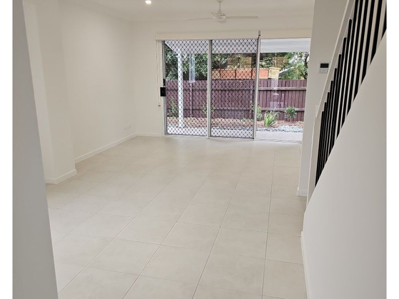 2/5 Royal Street, Kallangur QLD 4503