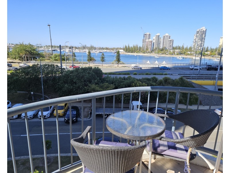 414/2 Barney Street, Southport QLD 4215