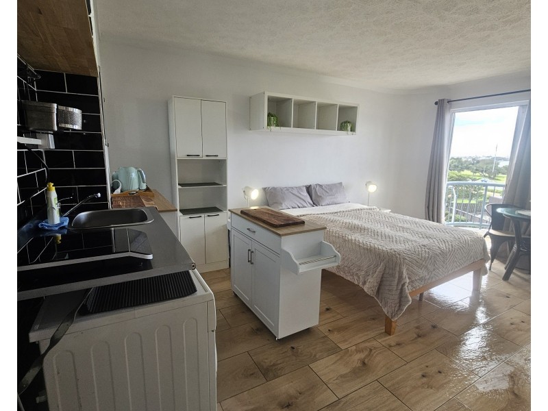 414/2 Barney Street, Southport QLD 4215