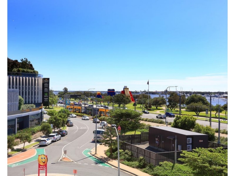 414/2 Barney Street, Southport QLD 4215