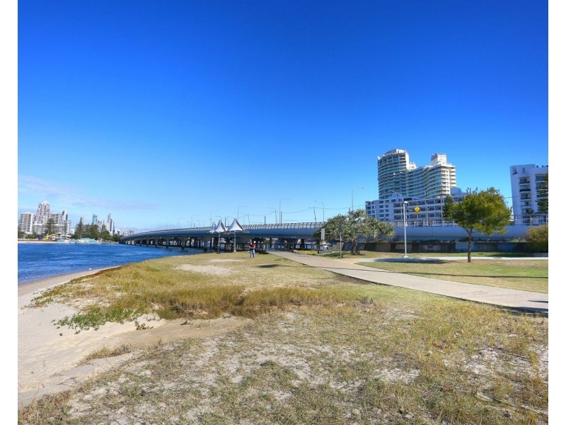 414/2 Barney Street, Southport QLD 4215