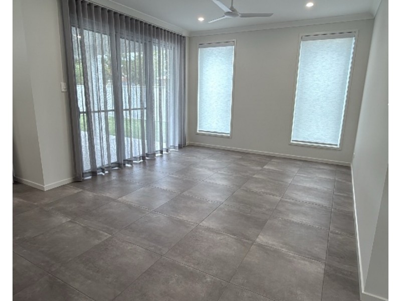 20 Naranja Crescent, Benowa QLD 4217