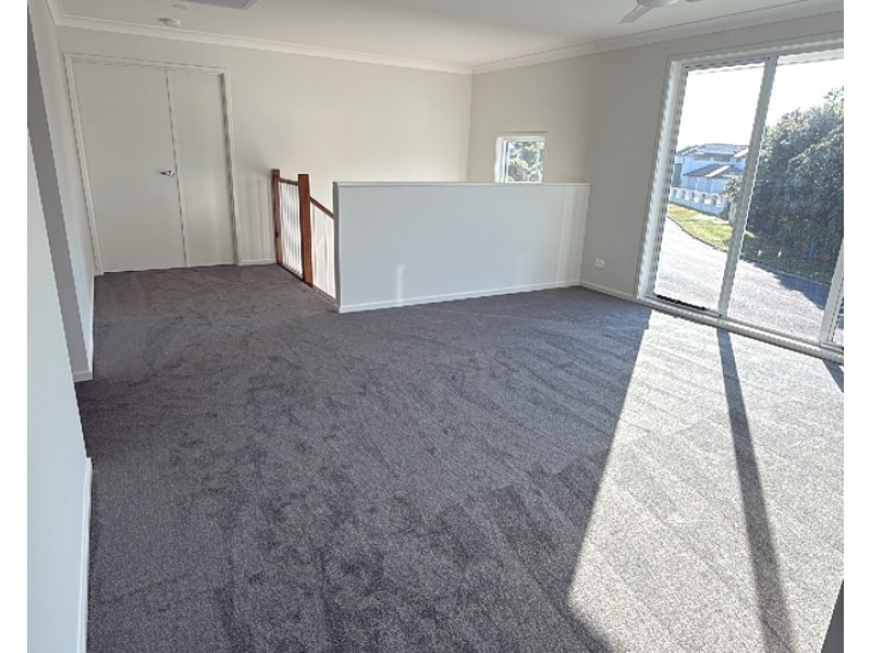 20 Naranja Crescent, Benowa QLD 4217