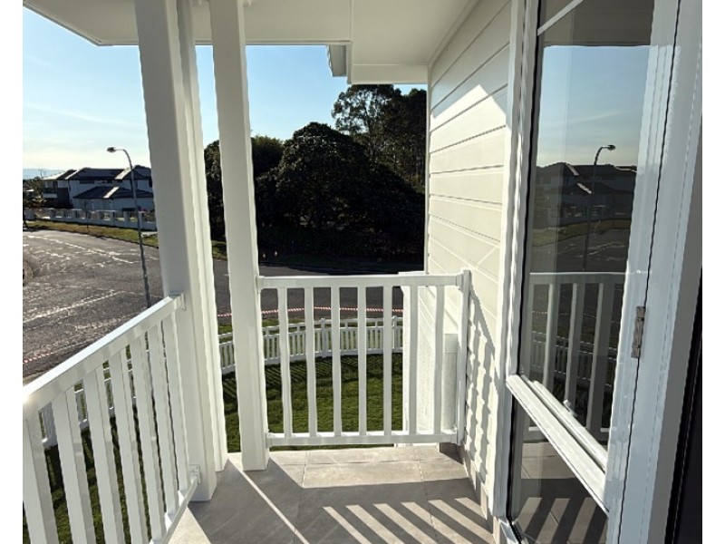 20 Naranja Crescent, Benowa QLD 4217