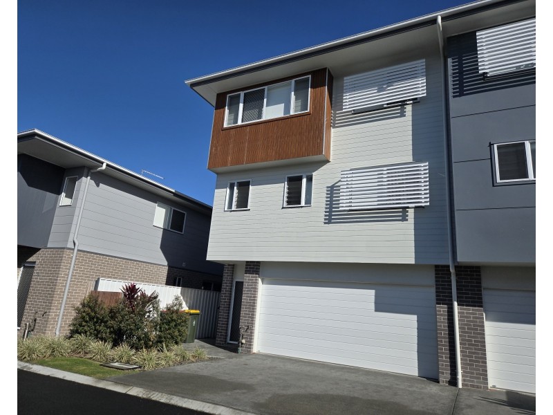 21/8 Taylor Place, Mackenzie QLD 4156