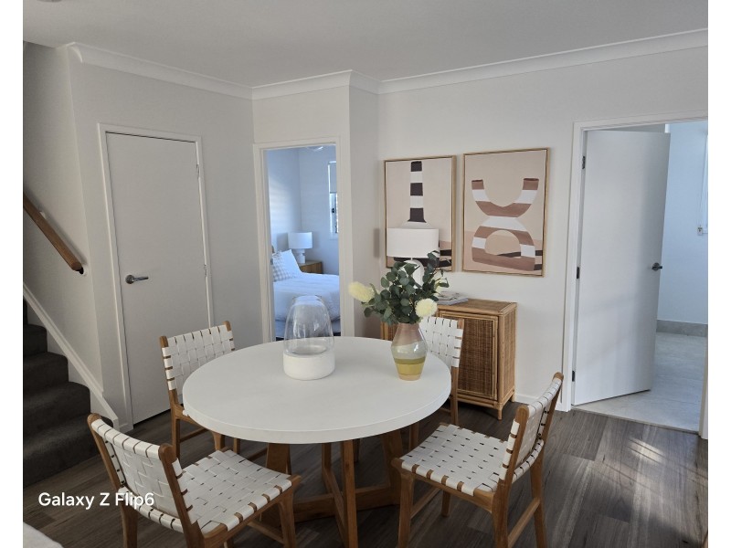 21/8 Taylor Place, Mackenzie QLD 4156