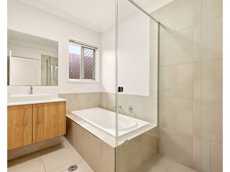 12 BILL WATSON WAY, Pallara QLD 4110