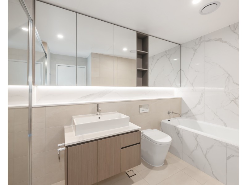 2201/36-44 Stanhill Drive, Surfers Paradise QLD 4217