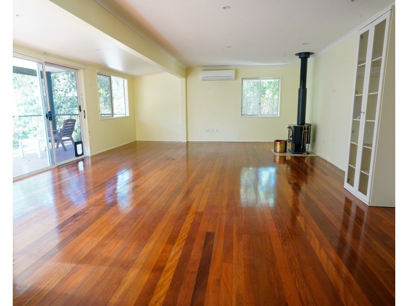 28 Ashburton st, Chapel Hill QLD 4069