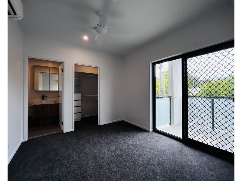 106/18 Selborne, Mount Gravatt East QLD 4122