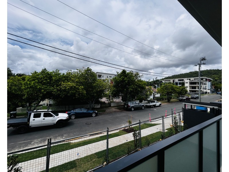 106/18 Selborne, Mount Gravatt East QLD 4122