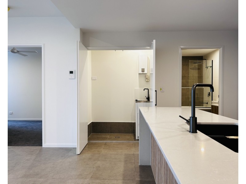 204/18 Selborne, Mount Gravatt East QLD 4122