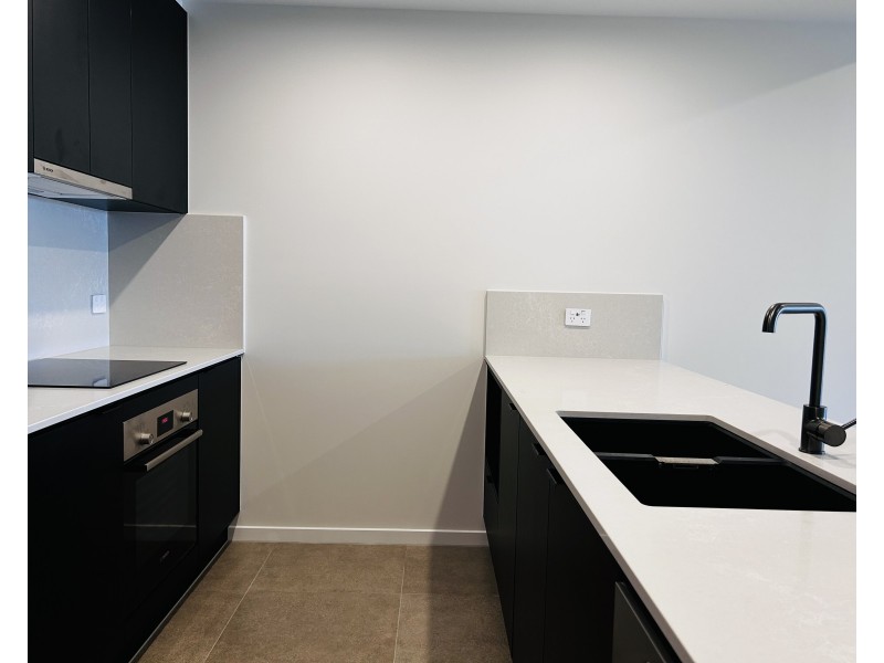 204/18 Selborne, Mount Gravatt East QLD 4122