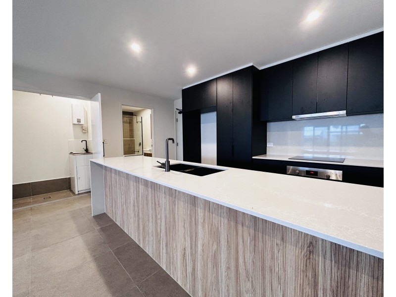 204/18 Selborne, Mount Gravatt East QLD 4122