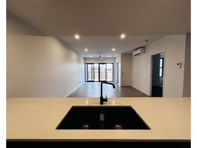 204/18 Selborne, Mount Gravatt East QLD 4122