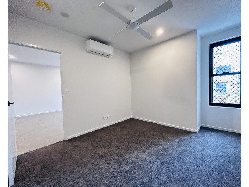204/18 Selborne, Mount Gravatt East QLD 4122