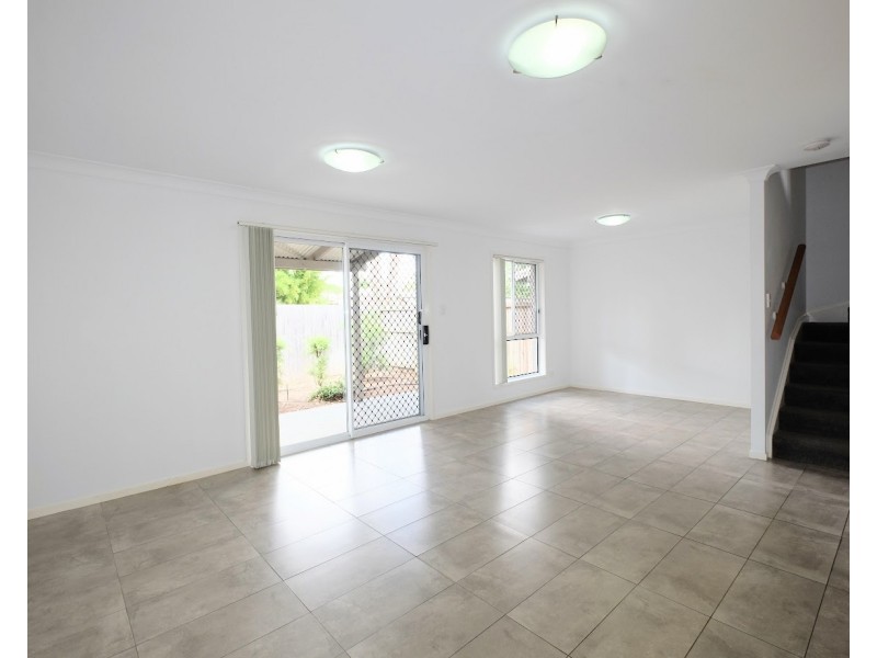 86 Jutland Street, Oxley QLD 4075