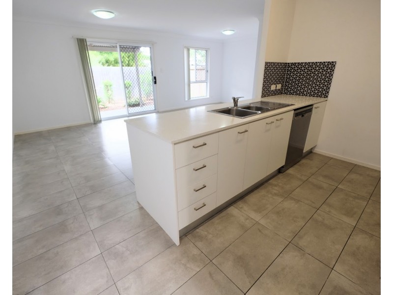 86 Jutland Street, Oxley QLD 4075