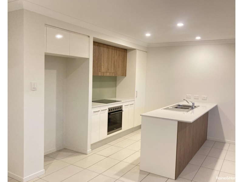 6/188 Gainsborough Drive, Pimpama QLD 4209