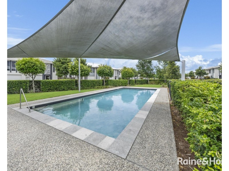 6/188 Gainsborough Drive, Pimpama QLD 4209