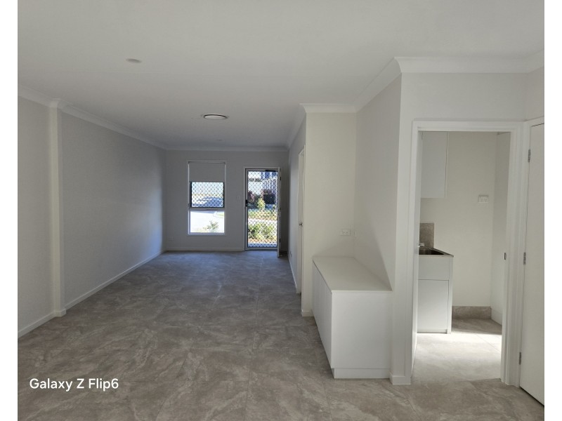 25/8 Taylor Place, Mackenzie QLD 4156