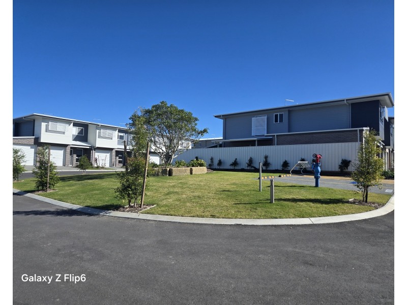 25/8 Taylor Place, Mackenzie QLD 4156
