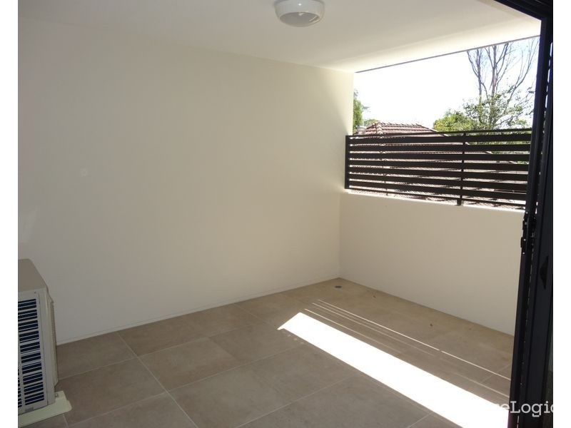 4/11 University Road, Mitchelton QLD 4053