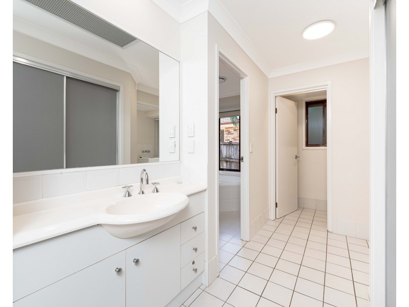 1 Orchard Place, Eight Mile Plains QLD 4113