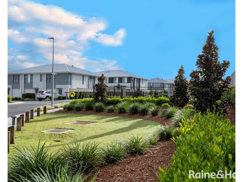 143/63 Watercress Boulevard, Redbank Plains QLD 4301
