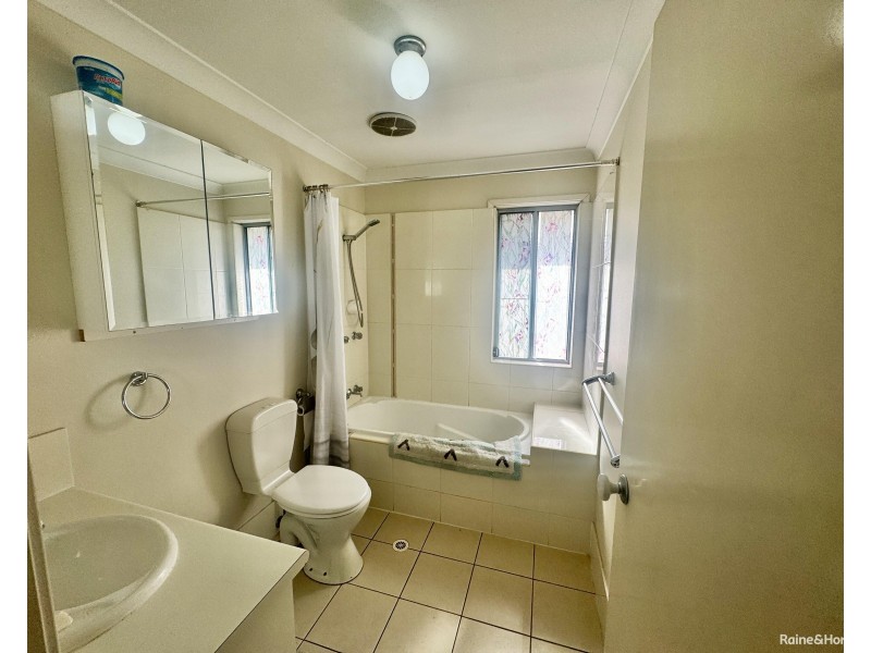 2 Meadowbrook Drive, Meadowbrook QLD 4131
