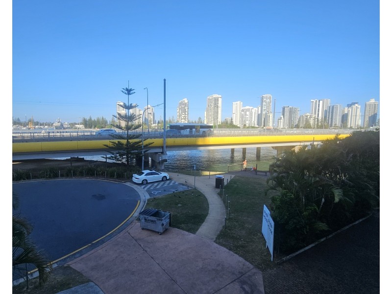 209/2 Barney Street, Southport QLD 4215