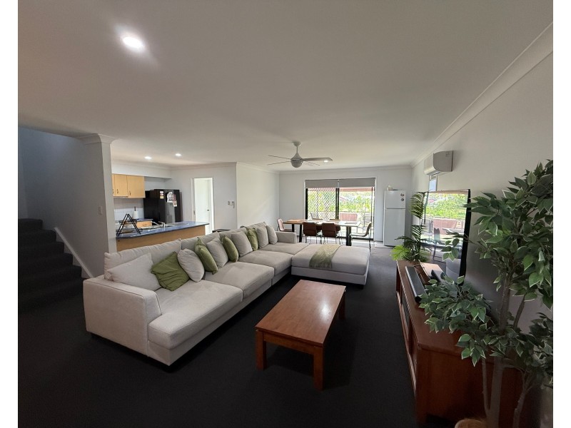 18/2 Concord Circuit, Robina QLD 4226