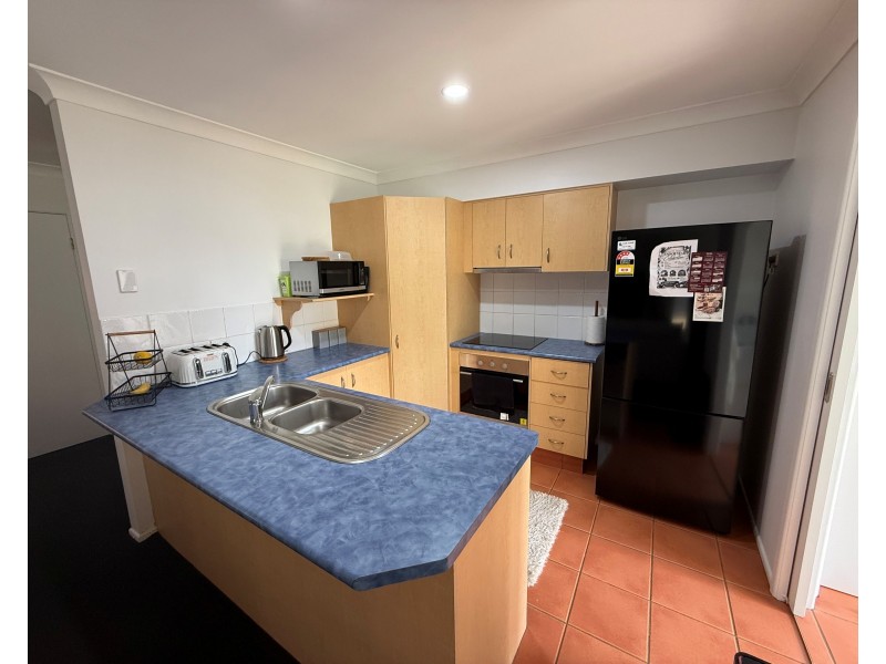 18/2 Concord Circuit, Robina QLD 4226