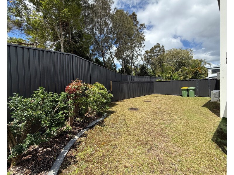 18/2 Concord Circuit, Robina QLD 4226