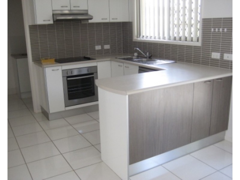 3/5 Cotterell, Kallangur QLD 4503